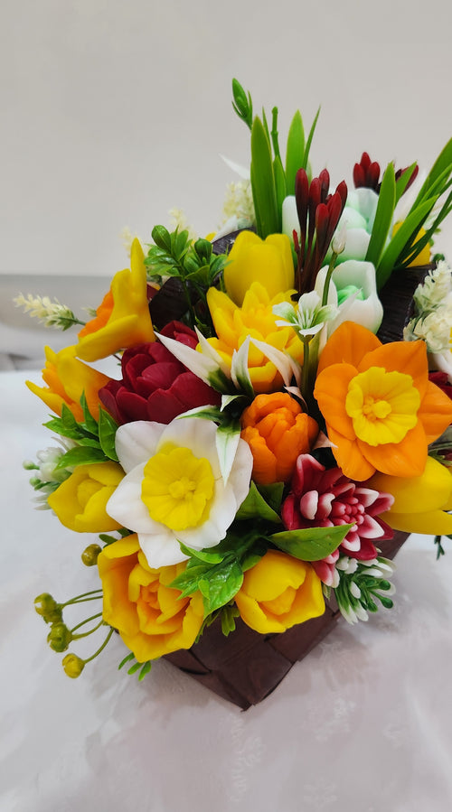 Пролетна магия в кошница